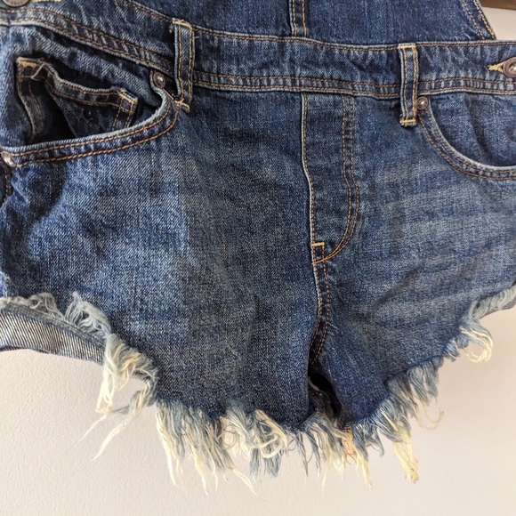 We The Free Denim Shortalls size 26 - Picture 3 of 7
